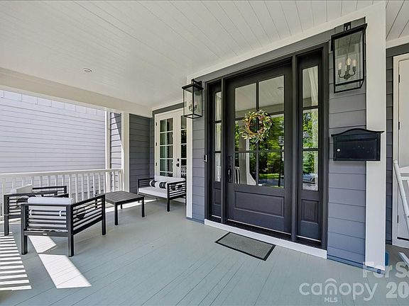 3rd image of 2649 Chesterfield Ave