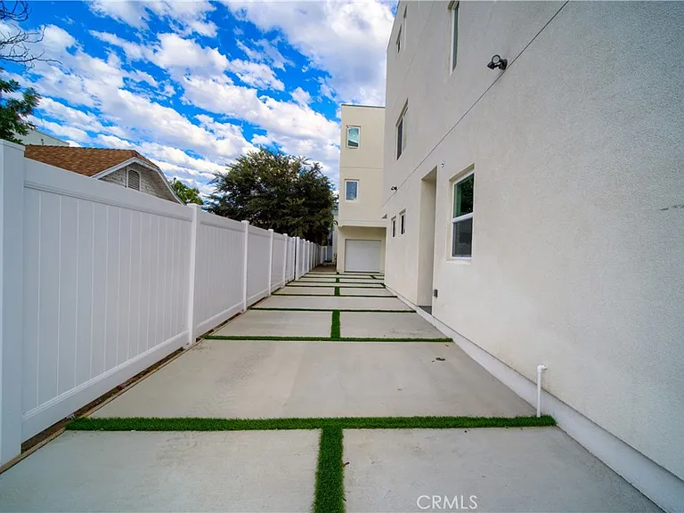 257 S Avenue 54 #1/4 — Photo 3