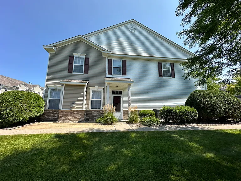 3492 Cherry Ln #F — Photo 2