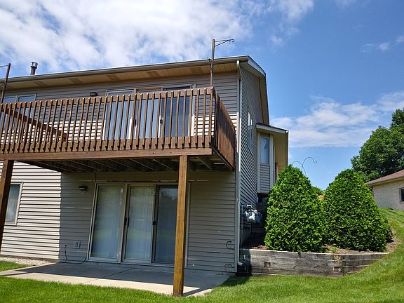 Lower level walk-out patio