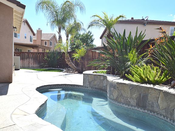 5th image of 29647 Castlewood Dr