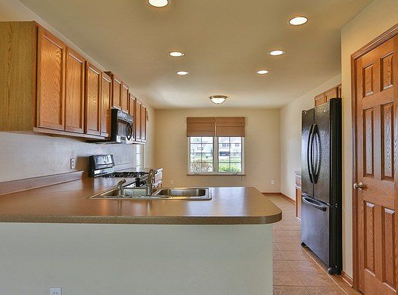 4th image of 10335 Maine Dr