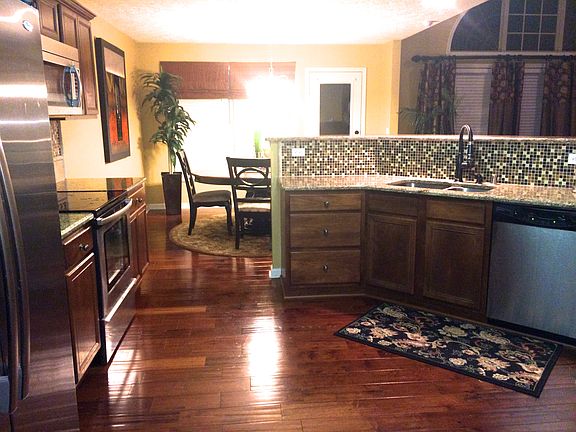 3rd image of 802 Wyndham Hills Dr