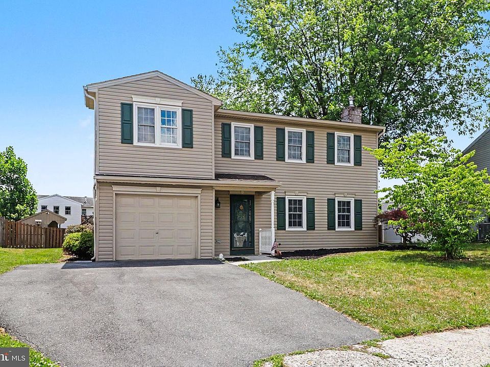 1st image of 6 Kingswood Dr