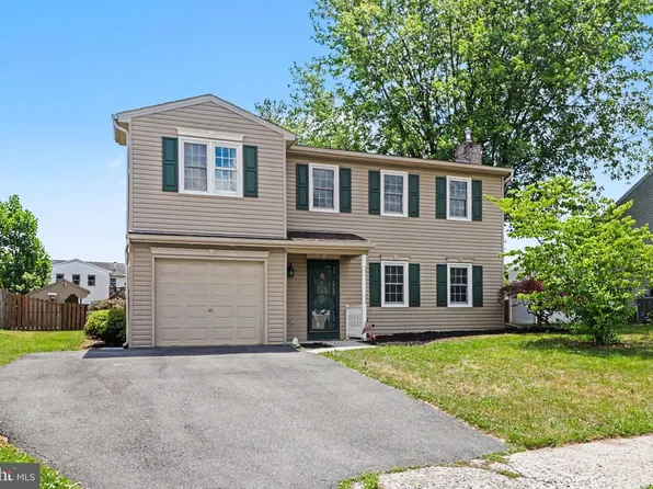 6 Kingswood Dr, Mechanicsburg, PA 17055