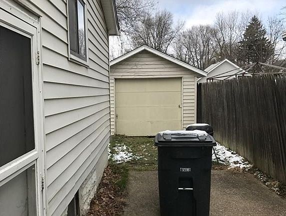 5th image of 71 Brighton Dr