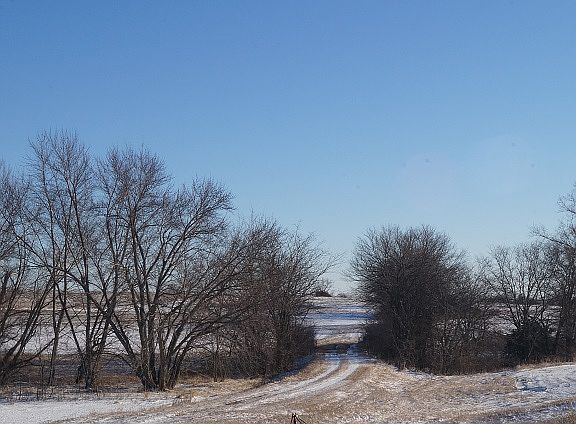 3rd image of 63263 Hwy 136