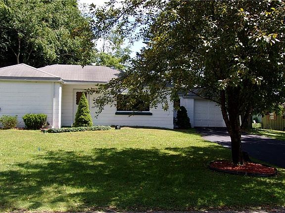 2nd image of 2 Meadowbrook Ct