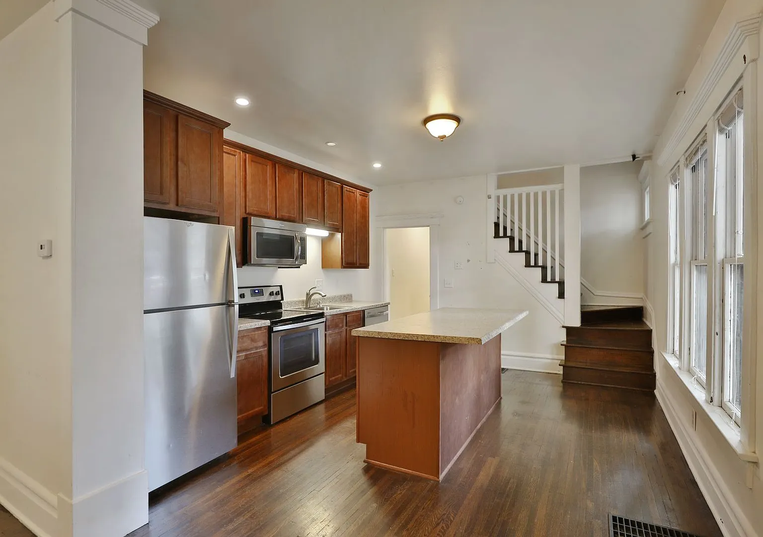 Newly Renovated North Campus - 3 Bedroom 2 Full Bathrooms — Photo 1