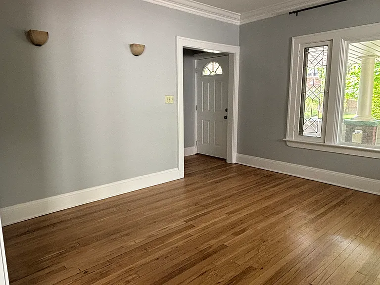 1261 Donald Ave — Photo 15