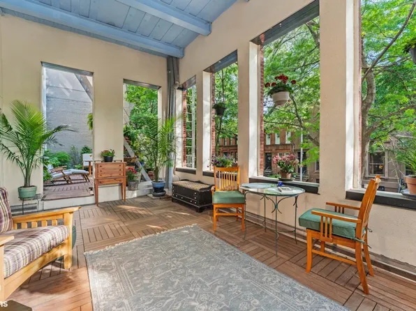 327 4th Street image 1 of 14
