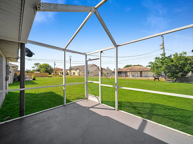 1214 SE 24th Ave — Photo 20