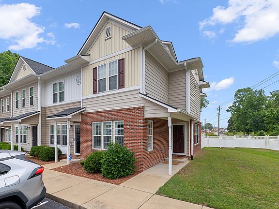 2nd image of 705 Glen Rd APT 111
