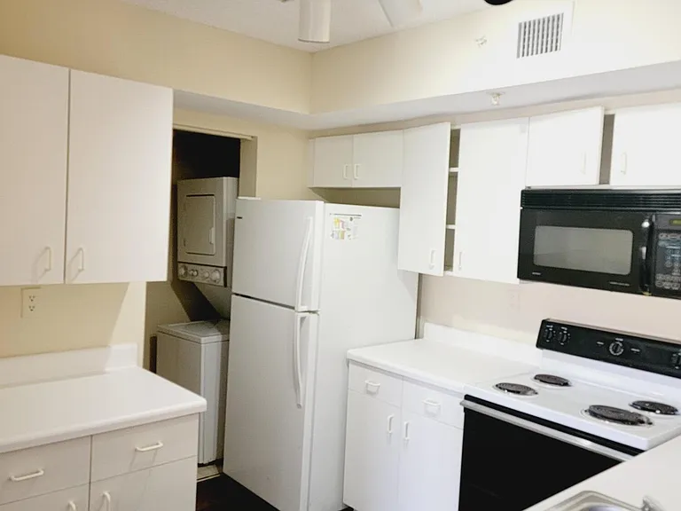 2640 S University Dr #222 — Photo 7