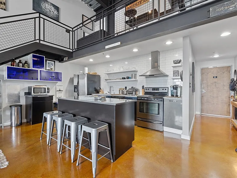 950 Broadway #27 — Photo 5