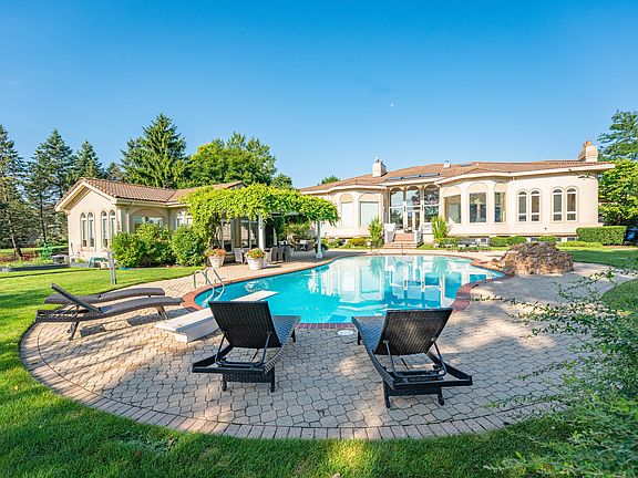 5th image of 1683 Braeside Ln