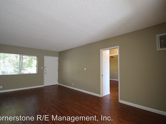 3rd image of 4451 Rockland Pl APT 02