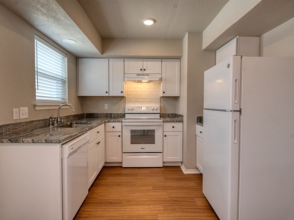 1st image of 1001 E Main St #1