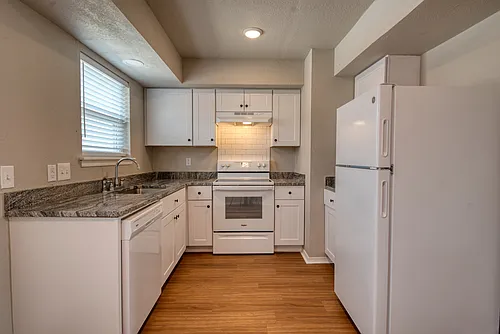 1001 E Main St #B-1 Photo 1