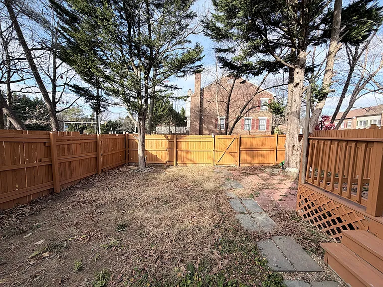 5900 Parenham Way — Photo 52