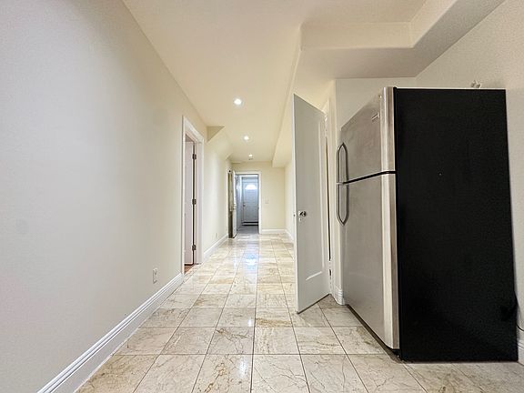 5th image of 180 Sears St