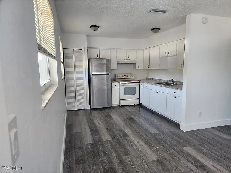 2670 Broadway #6 — Photo 5
