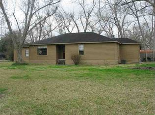 815 3rd St, Sour Lake, TX 77659