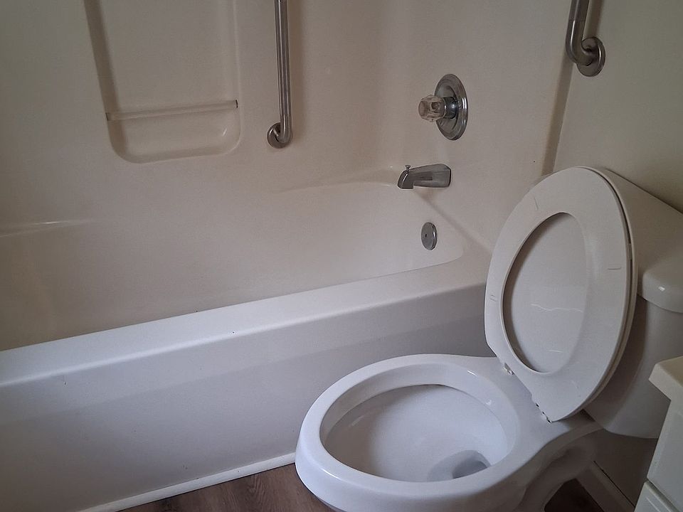 2nd image of 4119 Rosa St