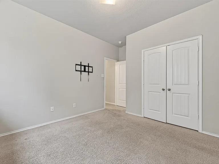2519 Northern Great White Ct — Photo 31
