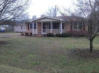 10 Gray Dr, Williamston, SC 29697
