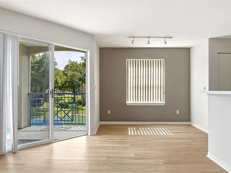 7300 Westpointe Blvd #725 — Photo 9
