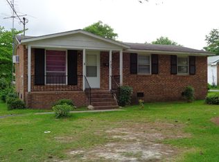 703 Stetson St, Clinton, NC 28328