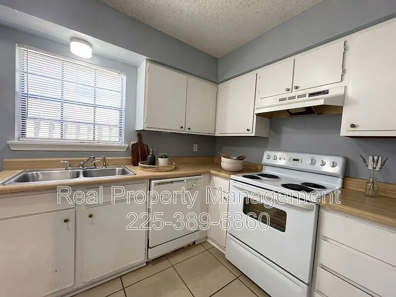 Brightside Manor — Photo 3