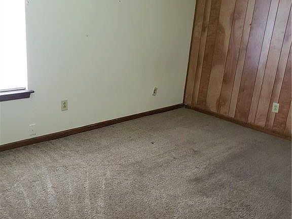 4th image of 4000 Topaz Ln