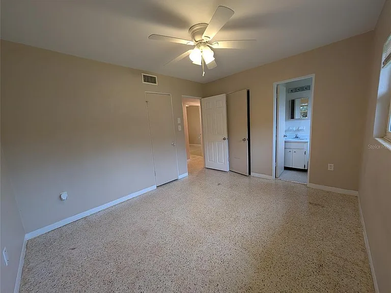 208 Oakwood Dr — Photo 13
