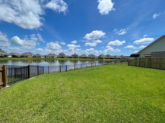 3rd image of 7540 Trailview Dr