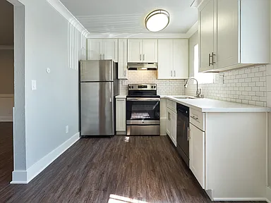 24th Ave Apts (835 24th Ave)