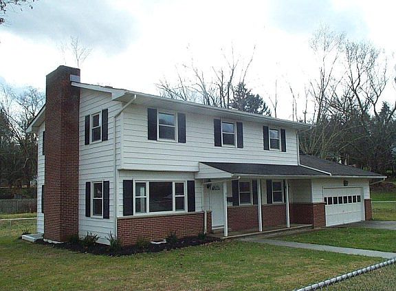4th image of 305 W Wiseman Ave