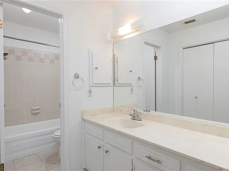 600 Toronto Ave #14 — Photo 8