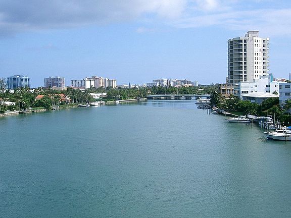 2nd image of 10101 E Bay Harbor Dr APT 605