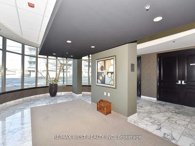 935 Sheppard Ave W #Penthouse 810 — Photo 4