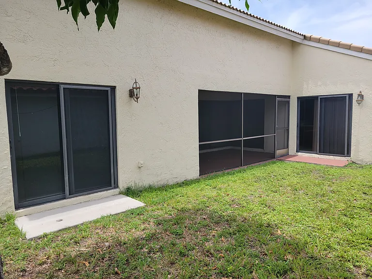 5881 Chester Ln — Photo 39