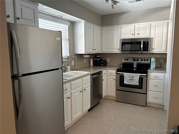 3rd image of 40 Lighthouse Rd #202