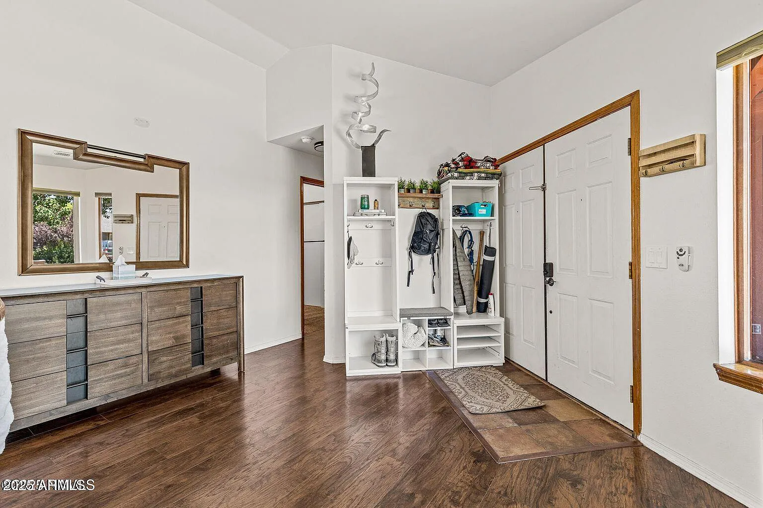 3 bed, 1318 sqft, $3,300 — Photo 3
