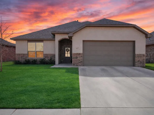 819 N 3rd St, Wolfforth, TX 79382