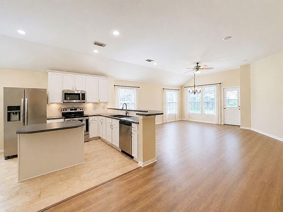 4th image of 6143 Galloway Ln