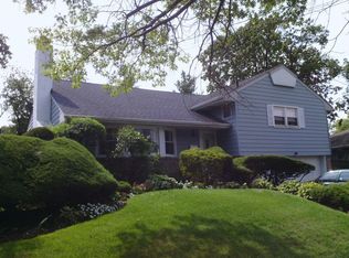 199 Delaware Ave, Freeport, NY 11520