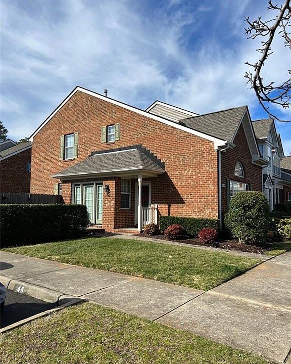 1st image of 630 W Lake Cir