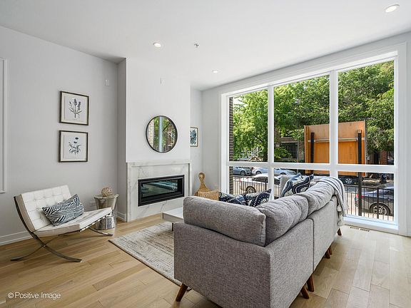 3rd image of 1525 N Bosworth Ave #1S