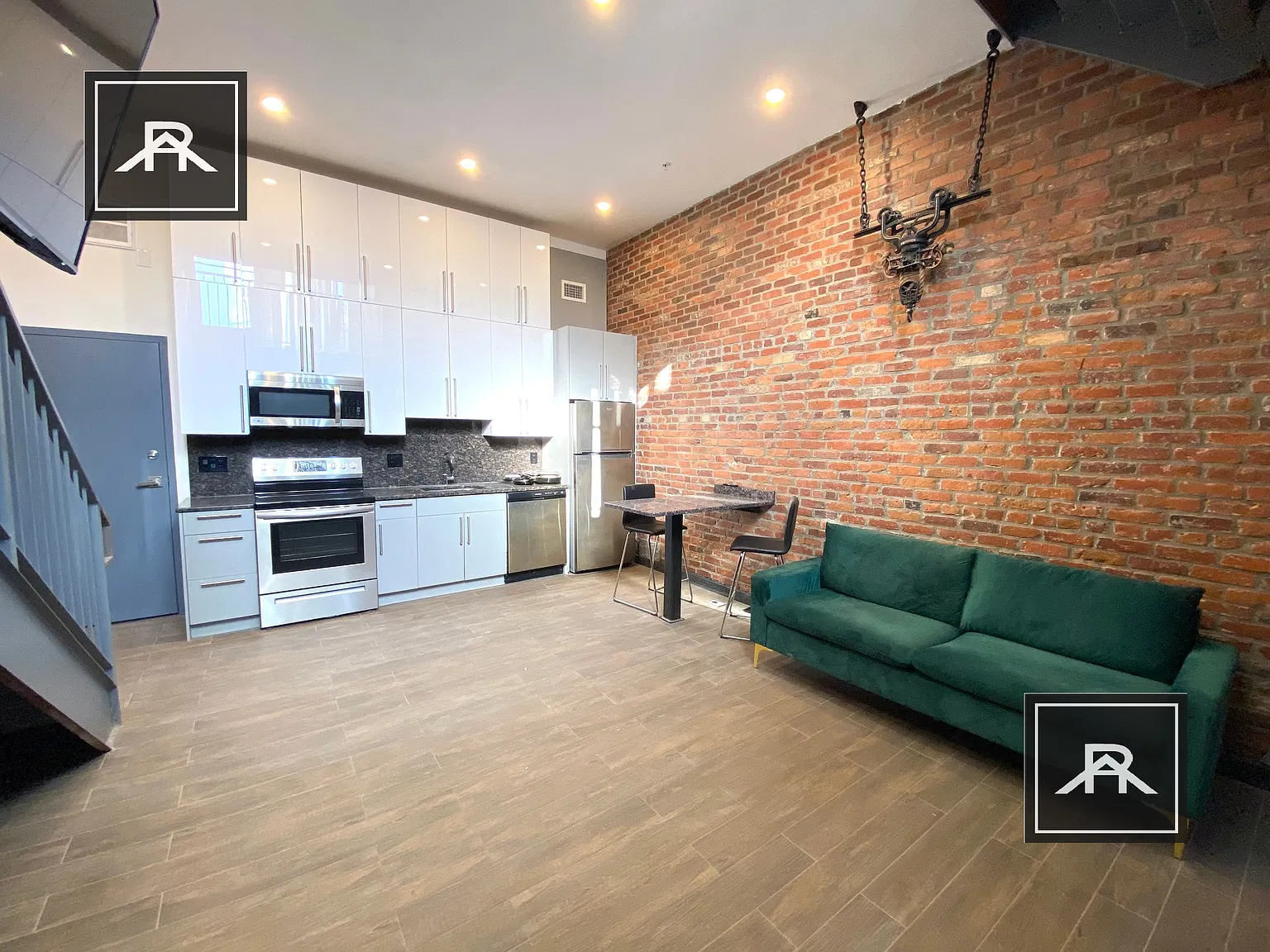 1032 Commonwealth Ave — Photo 3